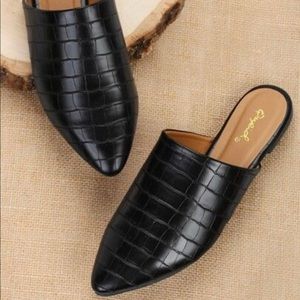 Black crocodile qupid mules